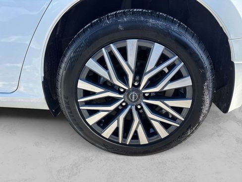 Certified 2023 Nissan Altima 2.5 SV AWD/4WD image 8