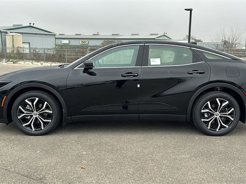 New 2026 Toyota Crown XLE image 4