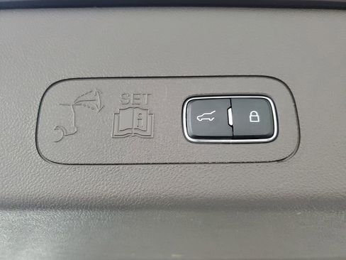 Used 2023 Lincoln Aviator Reserve w/ Equipment Group 201A image 8