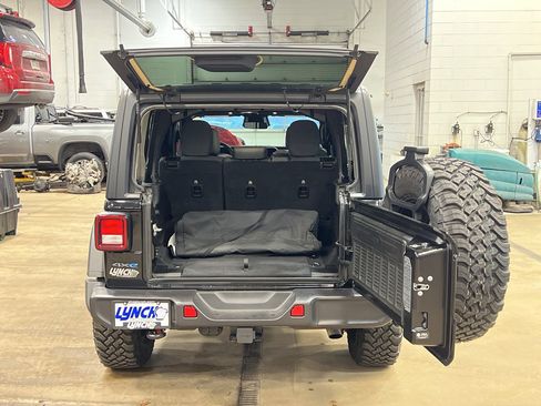 Used 2025 Jeep Wrangler Willys image 35