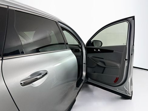 Used 2016 Kia Sorento EX w/ EX Premium Package FWD image 33