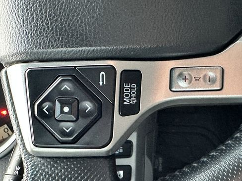 Used 2015 Toyota Tacoma TRD Off-Road w/ TRD Off-Road Package image 35