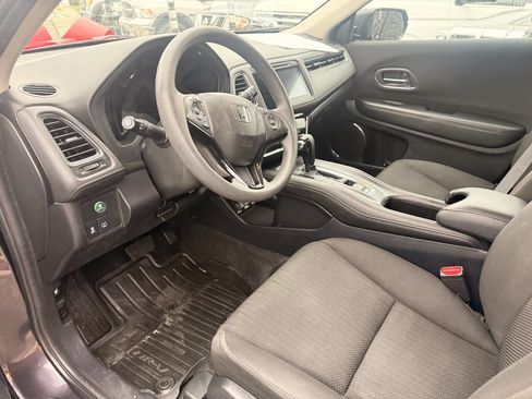 Used 2017 Honda HR-V EX image 11