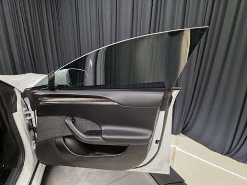 Used 2021 Tesla Model S Plaid image 28