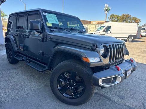 Used 2022 Jeep Wrangler Unlimited Sahara AWD/4WD image 3