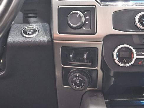 Certified 2022 Ford F450 Platinum w/ FX4 Off-Road Package image 30