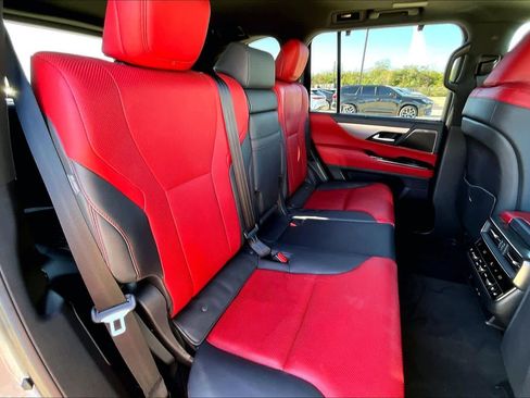 Used 2024 Lexus LX 600 F Sport image 19