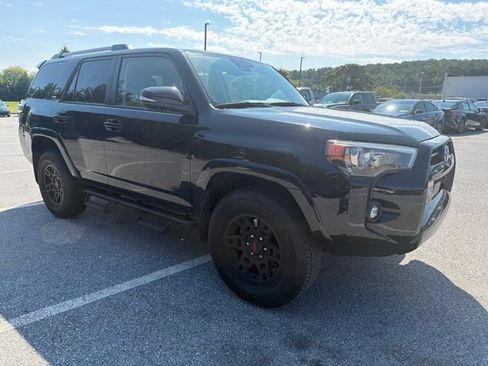 Certified 2024 Toyota 4Runner SR5 Premium w/ Moonroof Package AWD/4WD image 2