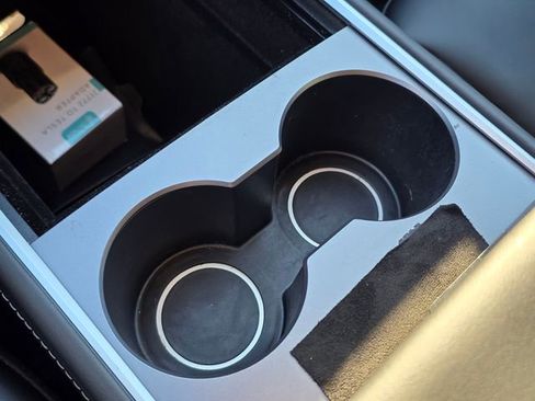 Used 2023 Tesla Model Y Long Range image 30