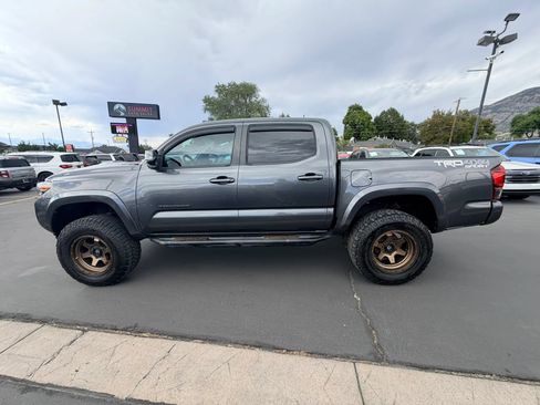 Used 2019 Toyota Tacoma TRD Sport w/ Technology Package AWD/4WD image 6