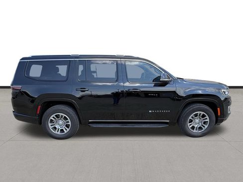 Used 2024 Jeep Wagoneer 2WD image 4
