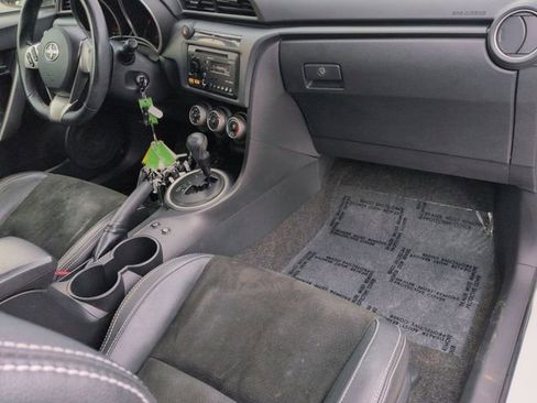 Used 2013 Scion tC FWD image 28