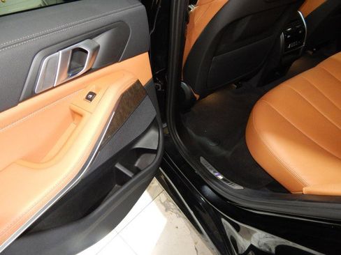 Used 2021 BMW X5 xDrive40i w/ M Sport Package image 37