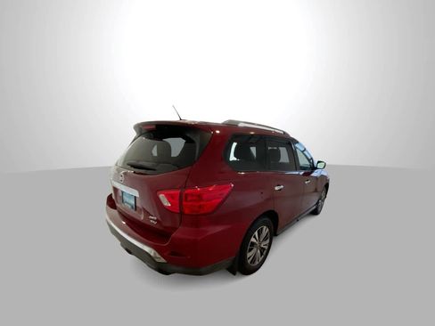Used 2018 Nissan Pathfinder SV image 8