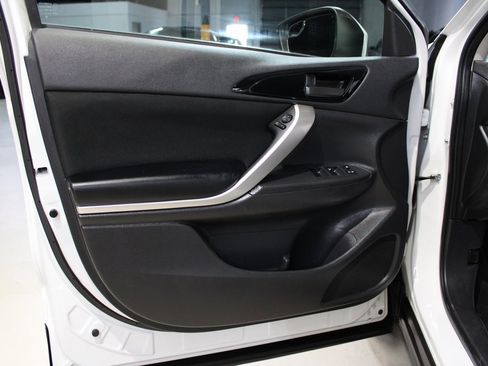 Used 2020 Mitsubishi Eclipse Cross ES image 23