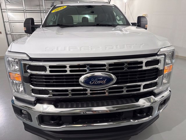 Used 2025 Ford F250 XLT AWD/4WD image 2