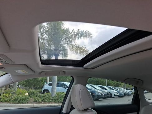 Used 2019 Honda Insight Touring image 26