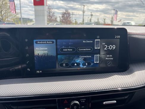 Used 2025 Nissan Kicks SR FWD image 14