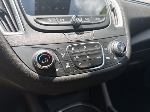 Used 2025 Chevrolet Malibu LT FWD image 8