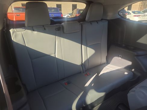 Used 2025 Toyota Highlander Platinum image 30