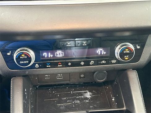 Used 2023 Mitsubishi Outlander SEL image 15