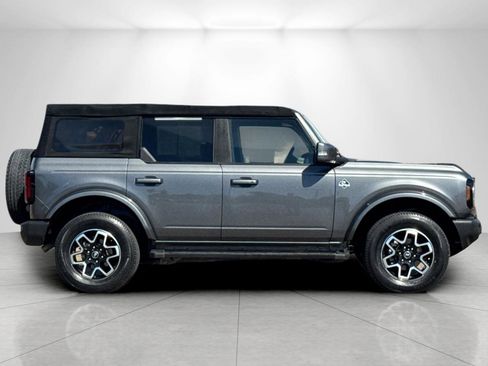Used 2022 Ford Bronco Outer Banks image 2
