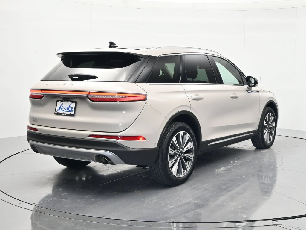 Used 2022 Lincoln Corsair Reserve w/ Equipment Group 201A FWD image 5