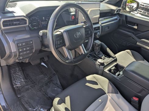 Used 2024 Toyota Tacoma TRD Off-Road w/ TRD Off Road Upgrade Package AWD/4WD image 18