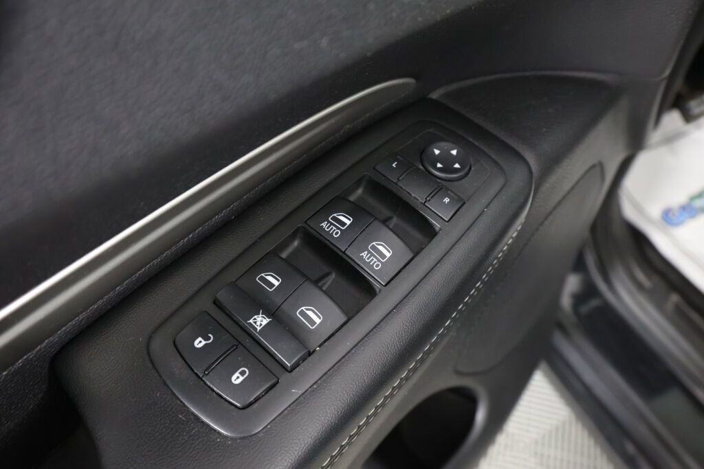 Used 2015 Dodge Durango SXT w/ Quick Order Package 23B AWD/4WD image 30