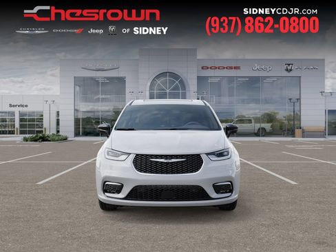 New 2026 Chrysler Pacifica Limited FWD image 6