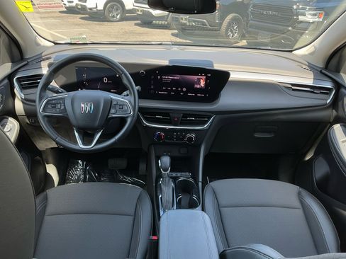 Used 2025 Buick Encore GX Preferred FWD image 17