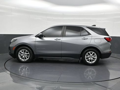 Used 2023 Chevrolet Equinox LS FWD image 2