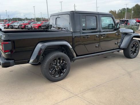 Used 2023 Jeep Gladiator High Altitude image 9