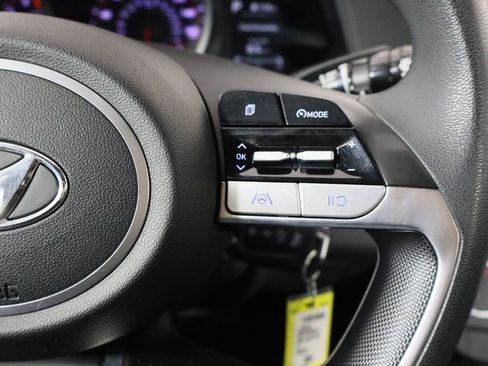 Used 2021 Hyundai Elantra SE image 32