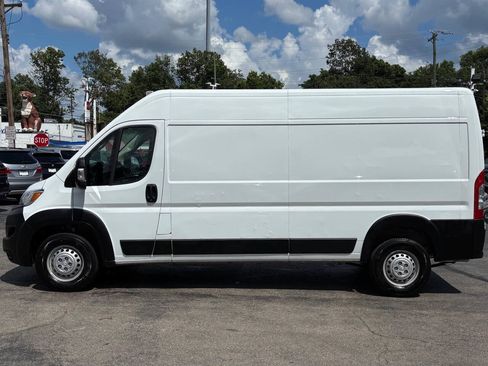 Used 2025 RAM ProMaster 2500 w/ Convenience Group FWD image 5