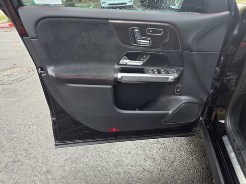 Used 2024 Mercedes-Benz GLB 250 GLB 250 image 23