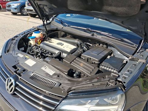 Used 2015 Volkswagen Eos Komfort FWD image 34