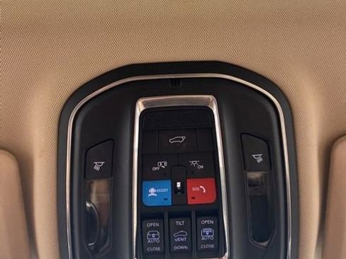 Used 2021 Jeep Grand Cherokee L Limited image 16