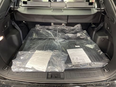 New 2025 Mitsubishi Outlander SE image 32