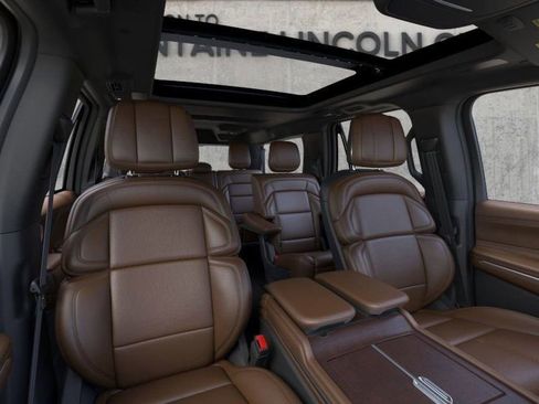 New 2026 Lincoln Navigator L Reserve AWD/4WD image 10
