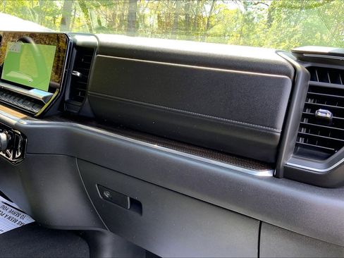 Used 2024 Chevrolet Silverado 1500 LT AWD/4WD image 18