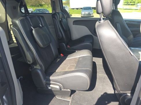 Used 2019 Dodge Grand Caravan SXT FWD image 26