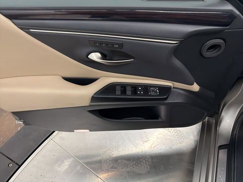 Used 2020 Lexus ES 350 w/ Premium Package image 19