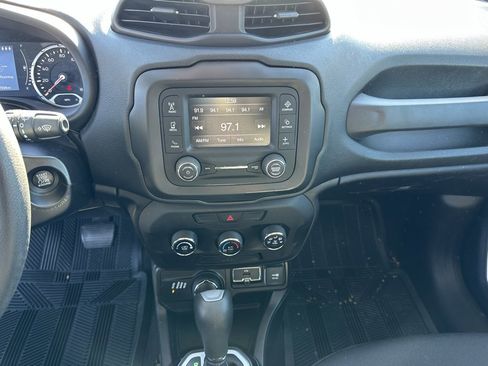 Used 2019 Jeep Renegade Sport w/ Sport Appearance Group image 22