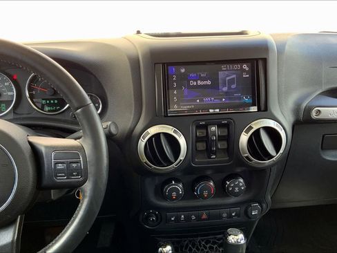 Used 2016 Jeep Wrangler Unlimited Sahara w/ Max Tow Package image 14