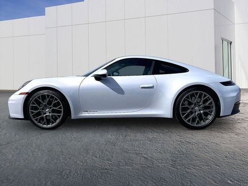 Used 2025 Porsche 911 Carrera RWD image 2