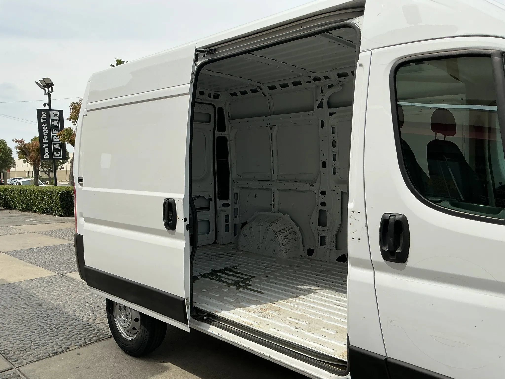 Used 2022 RAM ProMaster 2500 FWD image 13