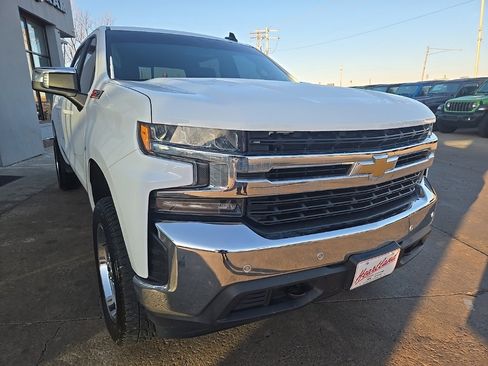 Used 2021 Chevrolet Silverado 1500 LT w/ Z71 Off-Road Package image 14