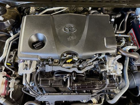 Used 2021 Toyota Camry LE image 38