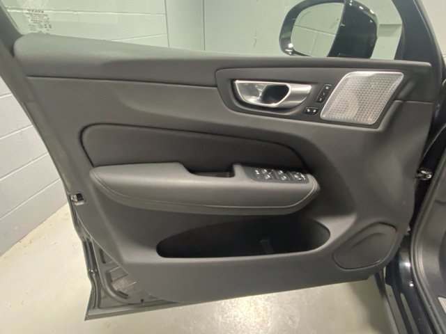 Used 2026 Volvo XC60 B5 Ultra AWD/4WD image 7